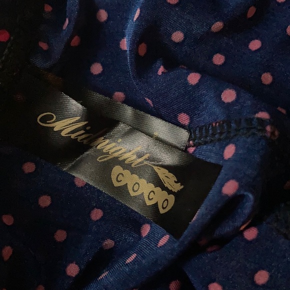 Top and Bottom sleep wear - Picture 6 of 9